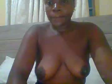 Burberrie Chaturbate stream image from January 13, 2025