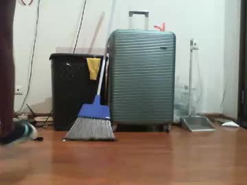 Ravenbby Chaturbate stream image from January 13, 2025