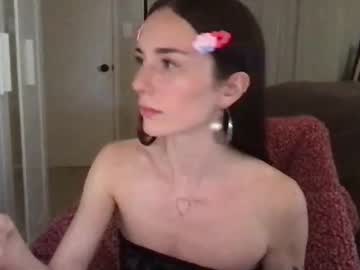 Frecklybella Chaturbate stream image from January 13, 2025