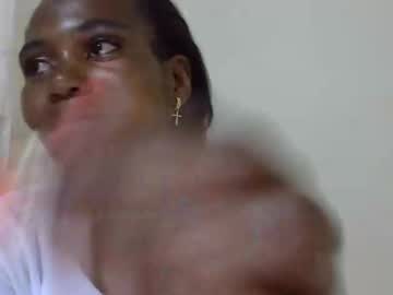Cuteeann Chaturbate stream image from January 13, 2025