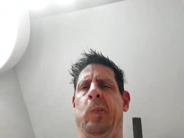 Downdog925 Chaturbate stream image from January 13, 2025