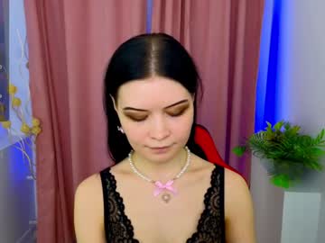Hollykittens Chaturbate stream image from January 13, 2025
