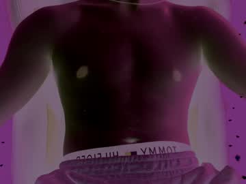 Wetmove Chaturbate stream image from January 13, 2025