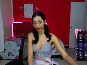 Inocent_Luna Chaturbate stream image from January 13, 2025