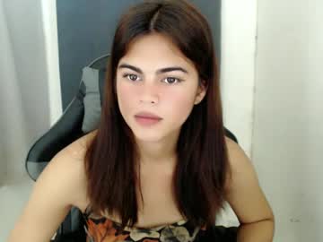 Paullinelove Chaturbate stream image from January 13, 2025