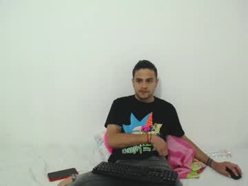 Pinedit222358 Chaturbate stream image from January 13, 2025