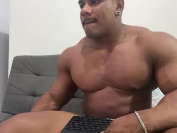 Henrimusclee Chaturbate stream image from January 14, 2025