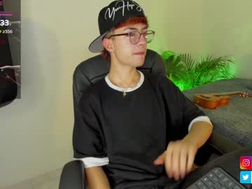 Mael_Hot Chaturbate stream image from January 14, 2025
