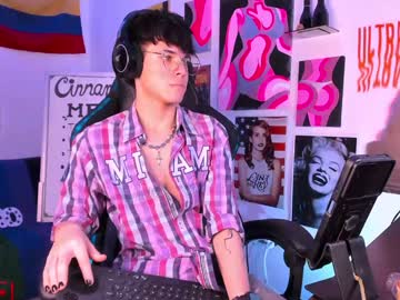 Cinnamon_Boyxxx Chaturbate stream image from January 14, 2025