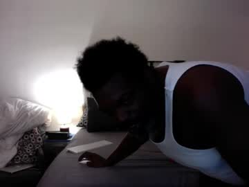 Loniejoec1 Chaturbate stream image from January 14, 2025