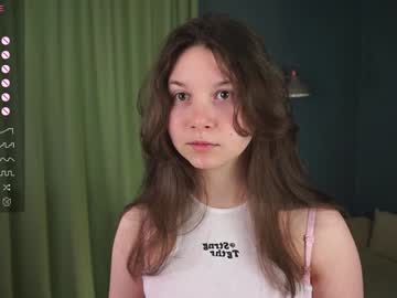 Lynngroves Chaturbate stream image from January 14, 2025
