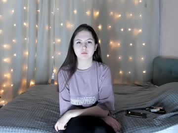 Moireluvis Chaturbate stream image from January 14, 2025