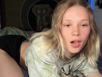 Sweetgracee Chaturbate stream image from January 14, 2025