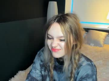 Erleneclem Chaturbate stream image from January 14, 2025