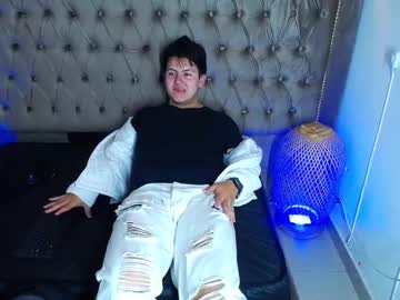 Aaron_Martinez_ Chaturbate stream image from January 14, 2025