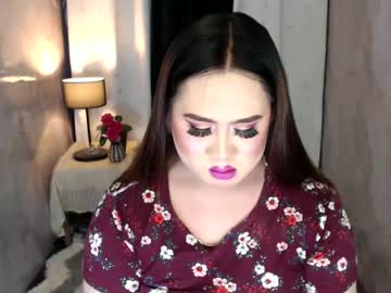 Uraloramaexx Chaturbate stream image from January 14, 2025