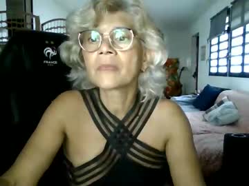 Francelune Chaturbate stream image from January 14, 2025