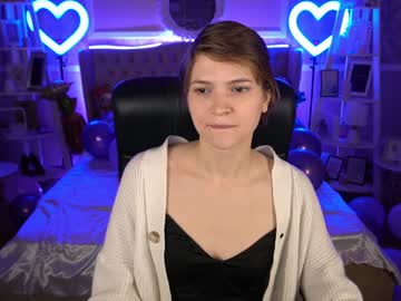 Katrinmoonn Chaturbate stream image from January 14, 2025