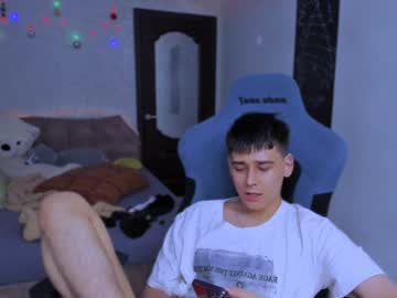Foxicfu Chaturbate stream image from January 14, 2025