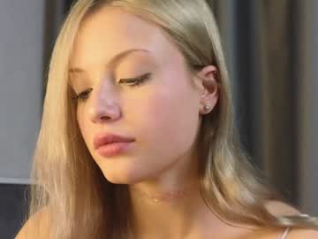 Lovendy Chaturbate stream image from January 14, 2025
