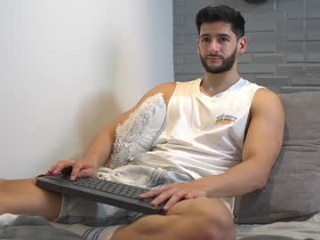 Saimonhot1 Chaturbate stream image from January 14, 2025