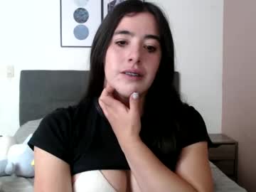Zoe_Mill33r Chaturbate stream image from January 14, 2025