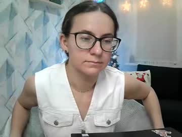 Cutie_Kn Chaturbate stream image from January 14, 2025