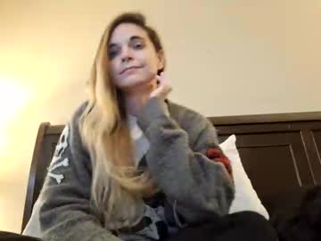 Gollymolly7 Chaturbate stream image from January 14, 2025