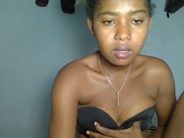 Elia011 Chaturbate stream image from January 14, 2025