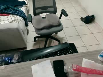 Luis_Flr Chaturbate stream image from January 14, 2025