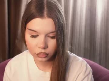 Flora_Wonderful Chaturbate stream image from January 14, 2025