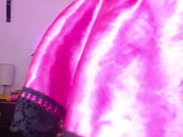 Louise_Nails Chaturbate stream image from January 14, 2025