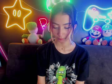 Parisfox_ Chaturbate stream image from January 14, 2025