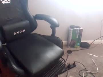 Puhcwhisperer Chaturbate stream image from January 14, 2025