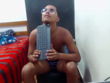 Sam42027989 Chaturbate stream image from January 14, 2025