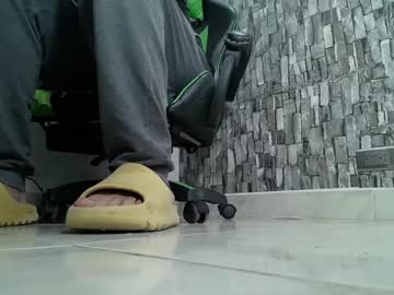 Srfindomfeet Chaturbate stream image from January 14, 2025