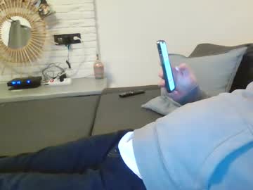 Submissivguy Chaturbate stream image from January 14, 2025