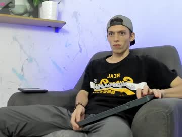 Smitgrey Chaturbate stream image from January 14, 2025