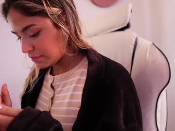 Saraparisi_ Chaturbate stream image from January 14, 2025