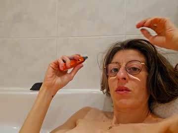 Chanalephaz Chaturbate stream image from January 14, 2025