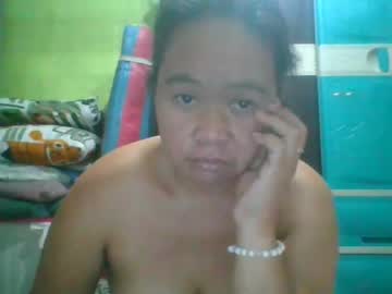 Hotchicks4uxx Chaturbate stream image from January 14, 2025