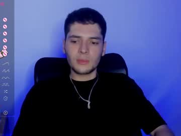 Emilionavarroz Chaturbate stream image from January 15, 2025