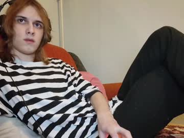 1heyhello Chaturbate stream image from January 15, 2025