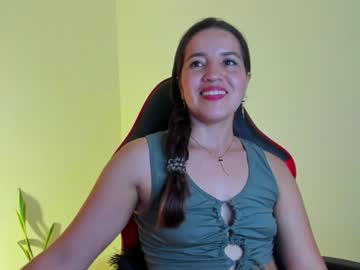 Little_Luscious Chaturbate stream image from January 15, 2025