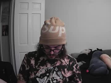 Thatuhmguy Chaturbate stream image from January 15, 2025