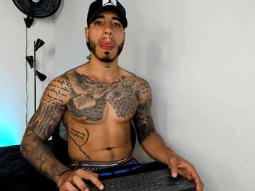 Jakee_Brown Chaturbate stream image from January 15, 2025
