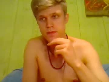 Rabbitwhitebr Chaturbate stream image from January 15, 2025