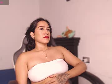 Iamlara1 Chaturbate stream image from January 15, 2025