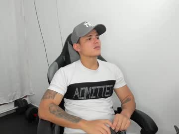Teylor_Fel Chaturbate stream image from January 15, 2025