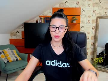 Emillytaylor Chaturbate stream image from January 15, 2025